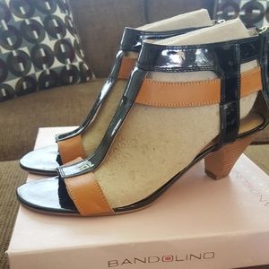Bandolino heel Size 9, Black patent and gold